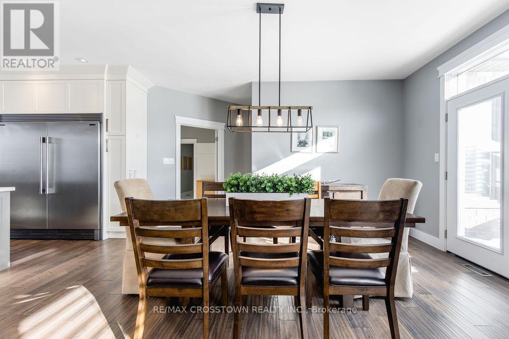 25 Mennill Drive, Springwater (Snow Valley), Ontario  L0L 1Y3 - Photo 12 - S12111575