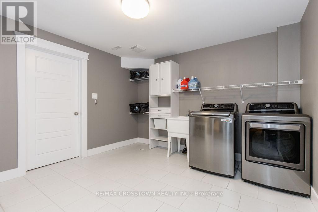 25 Mennill Drive, Springwater (Snow Valley), Ontario  L0L 1Y3 - Photo 37 - S12111575