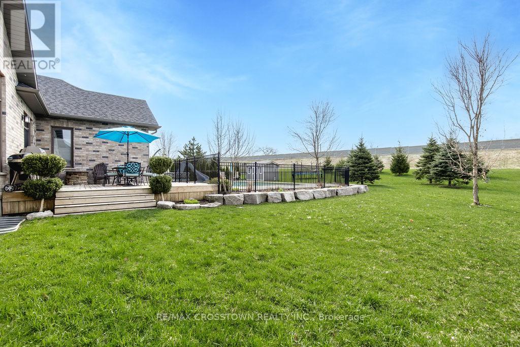 25 Mennill Drive, Springwater (Snow Valley), Ontario  L0L 1Y3 - Photo 48 - S12111575