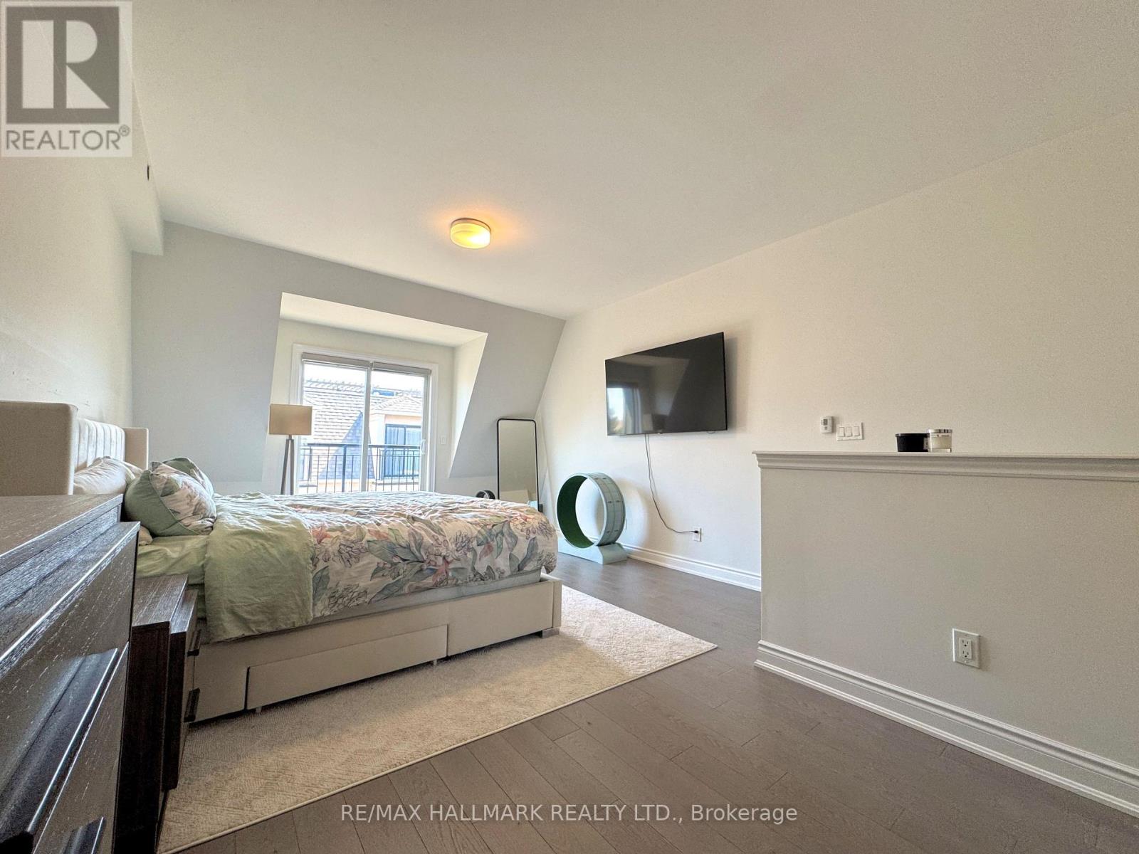 55 Twenty Ninth Street, Toronto, Ontario  M8W 1S1 - Photo 14 - W12111565