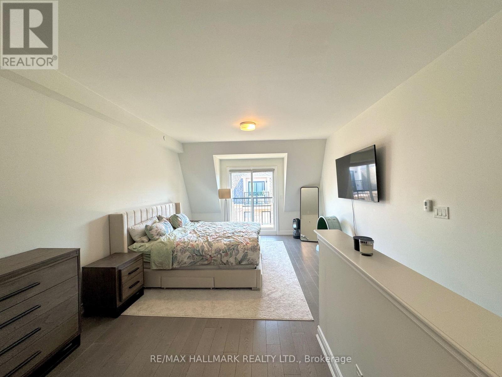 55 Twenty Ninth Street, Toronto, Ontario  M8W 1S1 - Photo 15 - W12111565