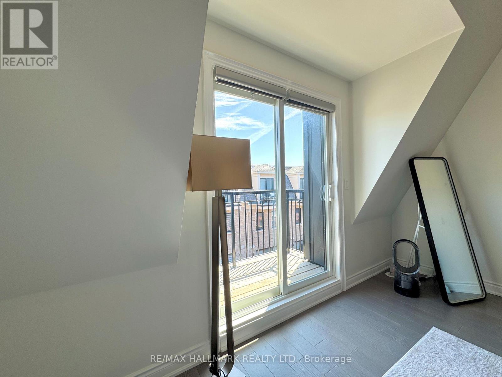 55 Twenty Ninth Street, Toronto, Ontario  M8W 1S1 - Photo 17 - W12111565