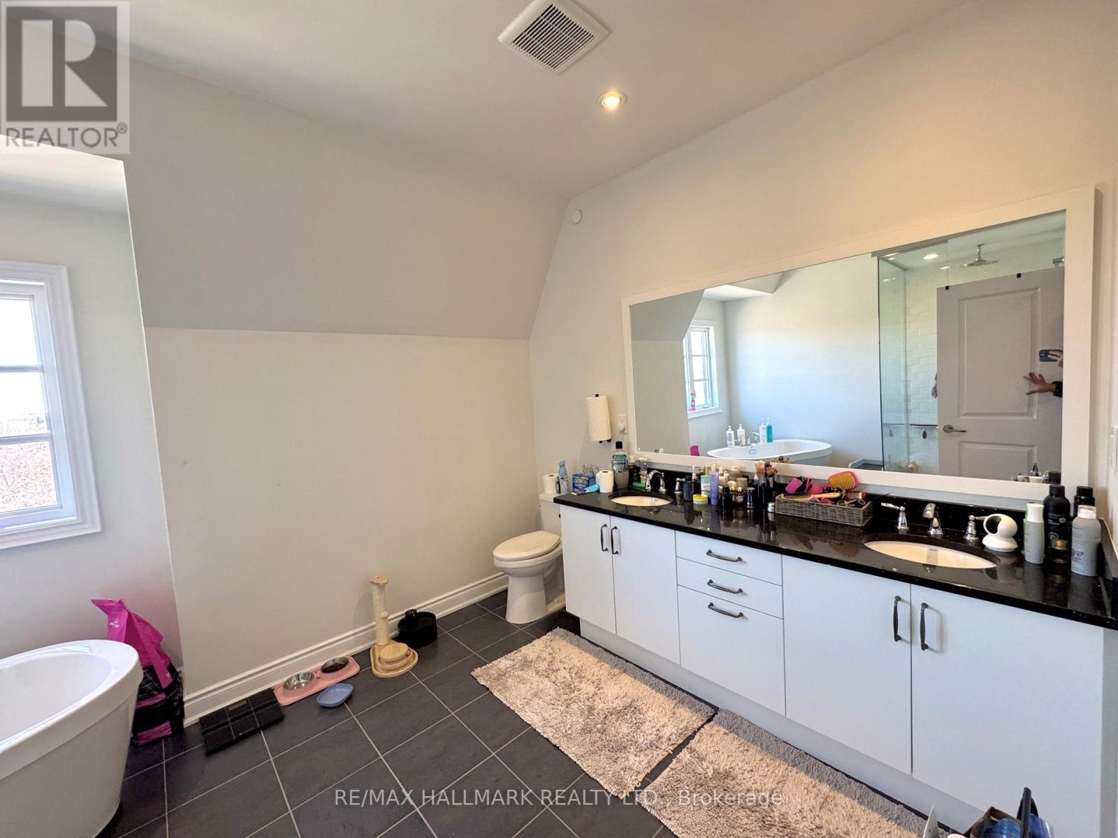 55 Twenty Ninth Street, Toronto, Ontario  M8W 1S1 - Photo 19 - W12111565