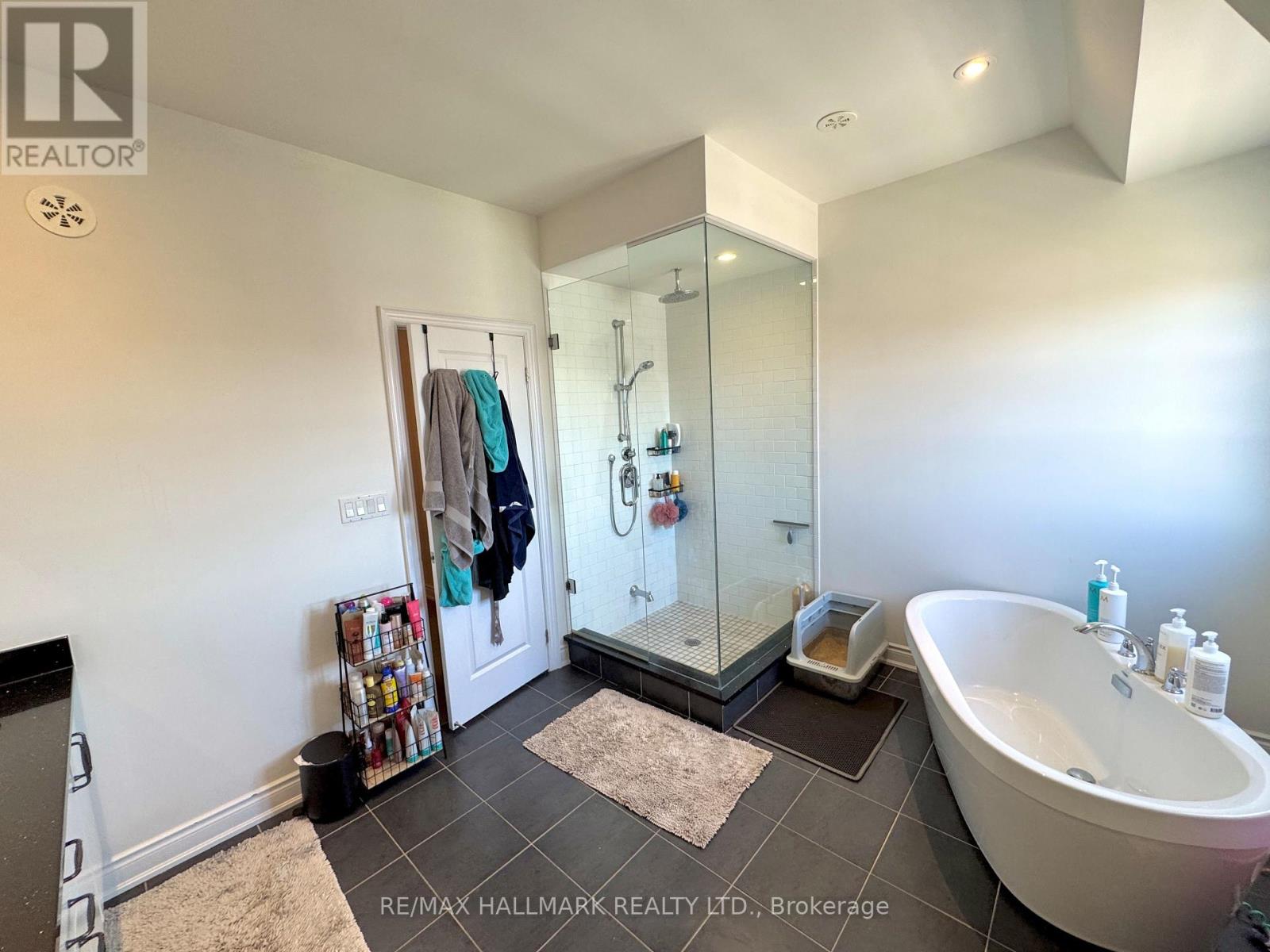 55 Twenty Ninth Street, Toronto, Ontario  M8W 1S1 - Photo 20 - W12111565