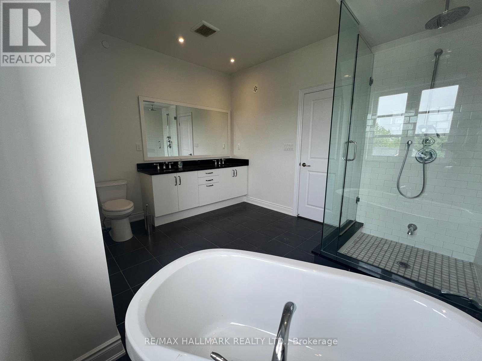 55 Twenty Ninth Street, Toronto, Ontario  M8W 1S1 - Photo 21 - W12111565