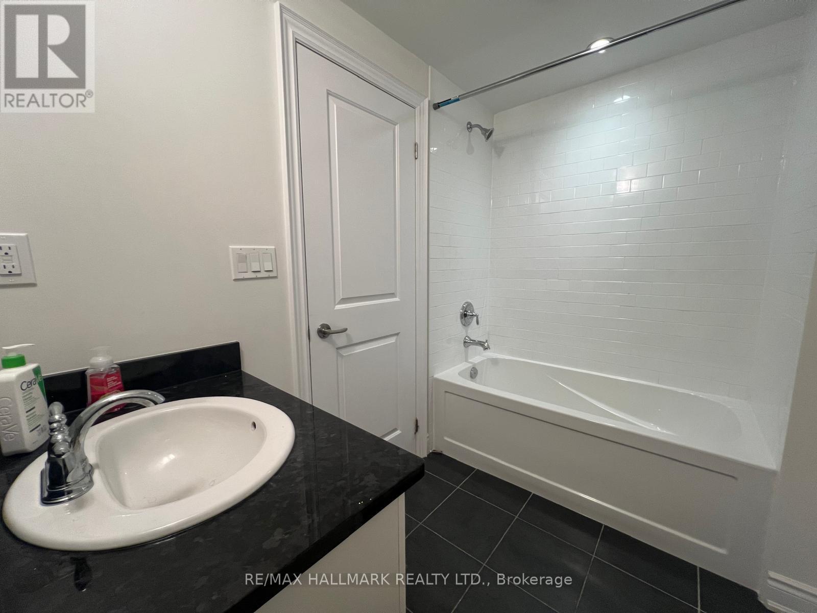 55 Twenty Ninth Street, Toronto, Ontario  M8W 1S1 - Photo 31 - W12111565