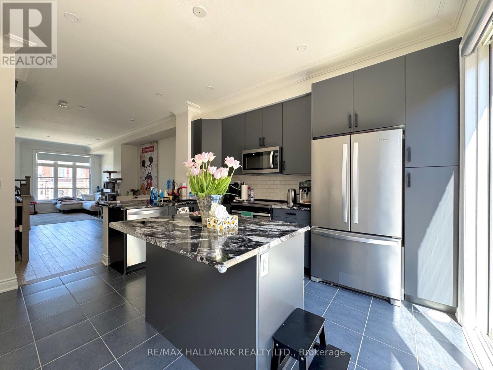 55 Twenty Ninth Street, Toronto, Ontario  M8W 1S1 - Photo 8 - W12111565