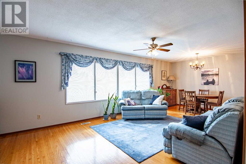 43 Sherwood Crescent, Red Deer, Alberta  T4N 0A5 - Photo 4 - A2215496