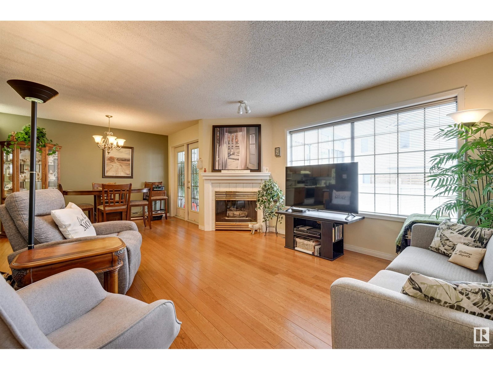 Property at 1013 YOUVILLE DR W NW image 3