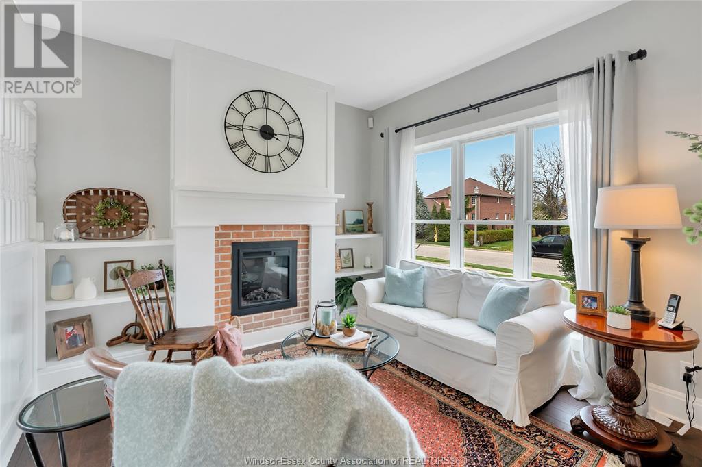 Property at 1255 LAKEVIEW image 5