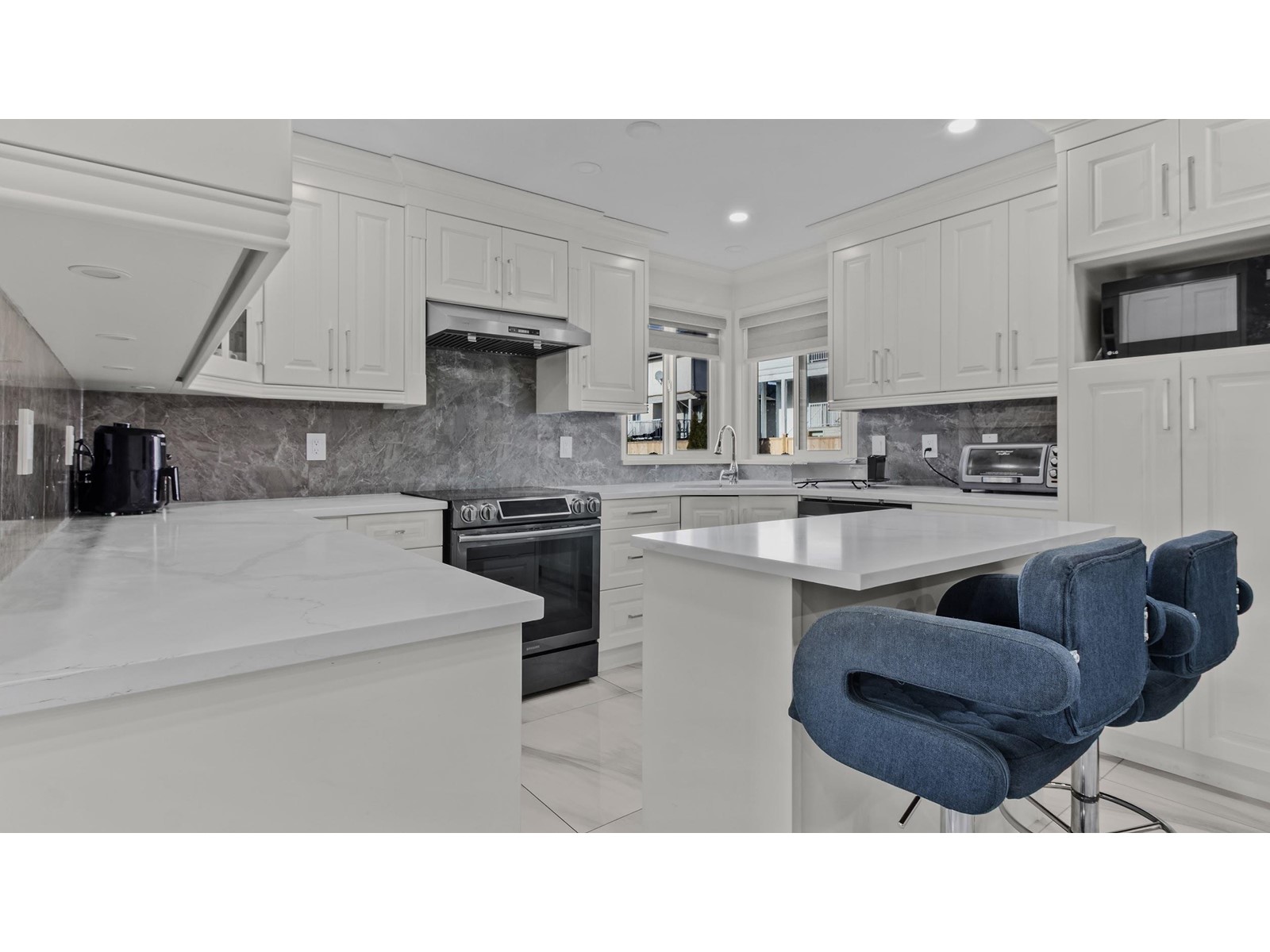 Property at 31297 WAGNER DRIVE image 2