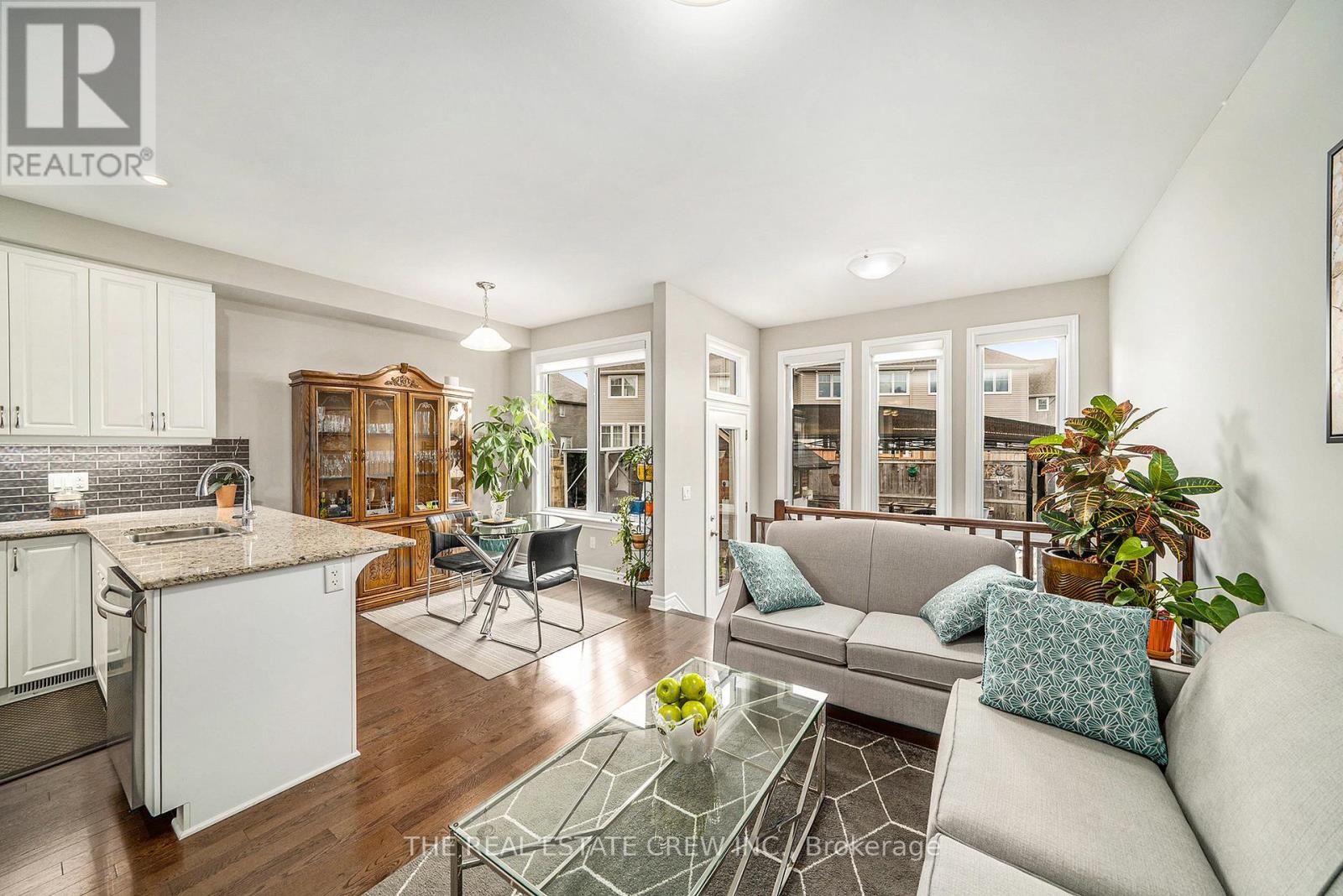 699 Sora Way, Ottawa, Ontario  K1T 0R3 - Photo 10 - X12111602