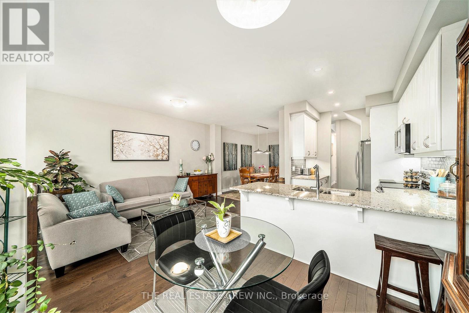 699 Sora Way, Ottawa, Ontario  K1T 0R3 - Photo 8 - X12111602