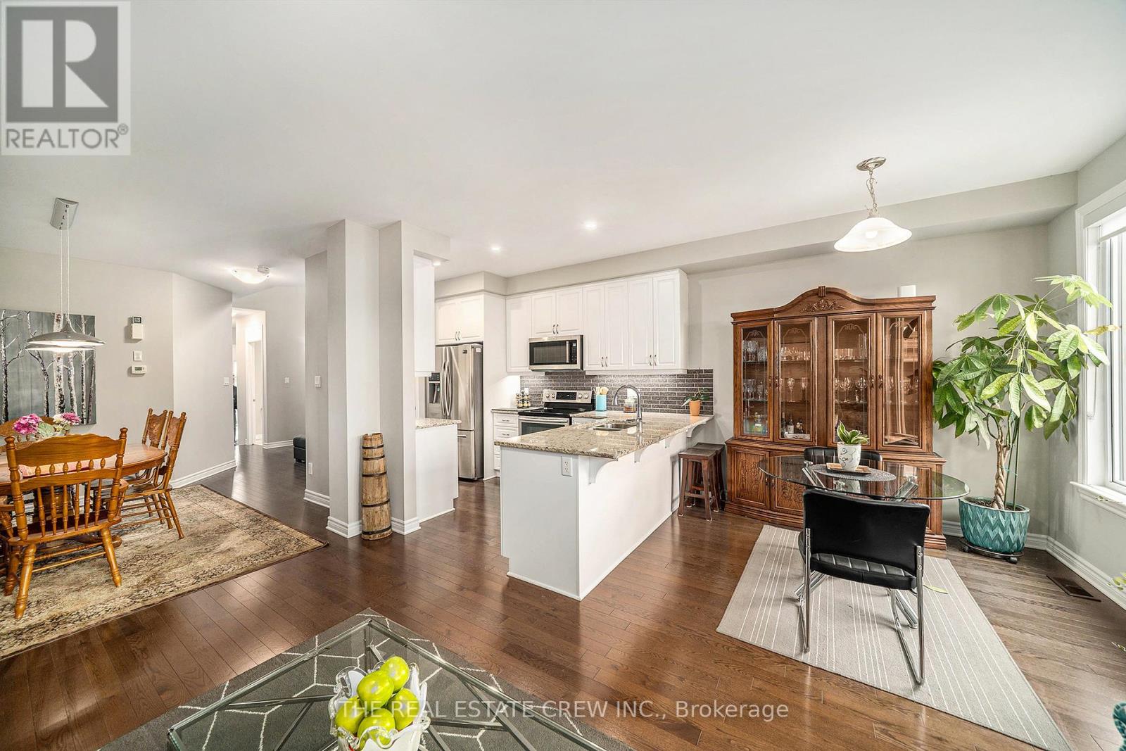 699 Sora Way, Ottawa, Ontario  K1T 0R3 - Photo 9 - X12111602