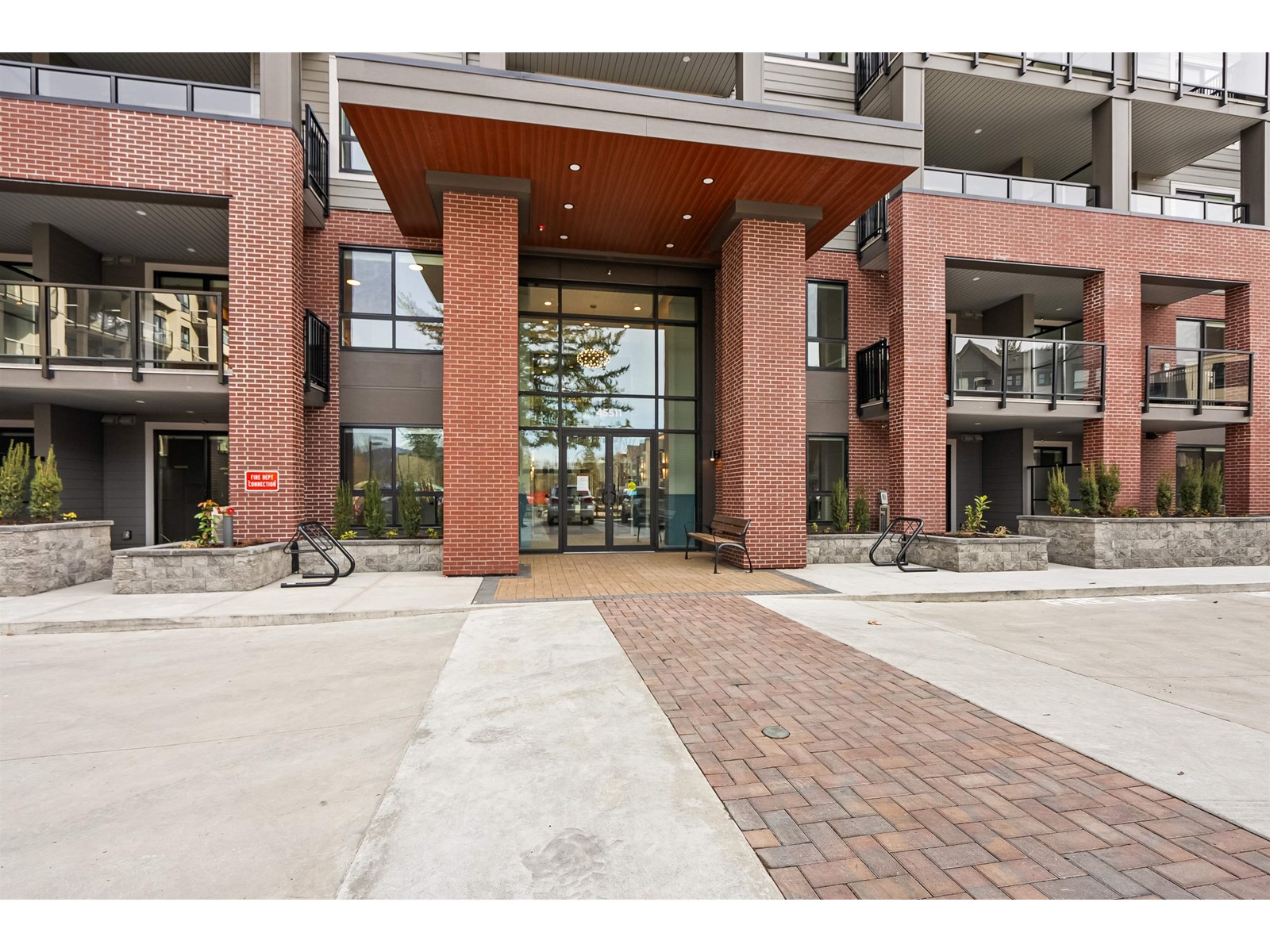 316 45511 Campus Drive, Garrison Crossing, Chilliwack, British Columbia  V2R 6K8 - Photo 2 - R2995362