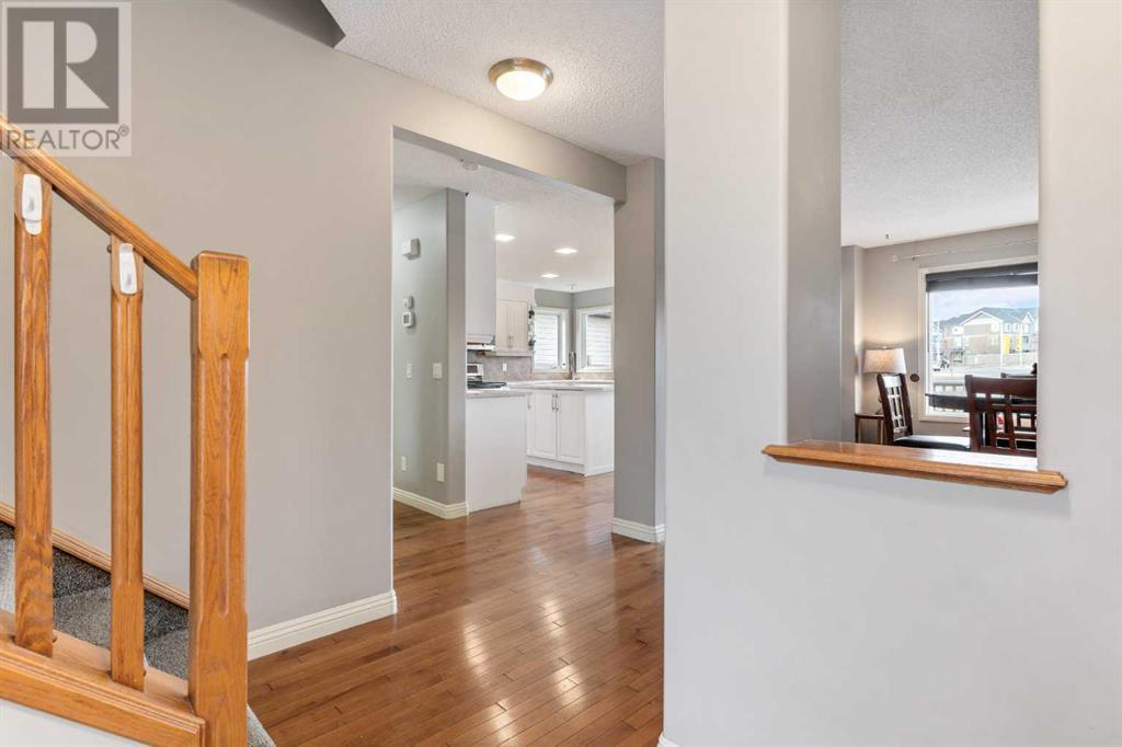 Property at 104 Covehaven Terrace NE image 4