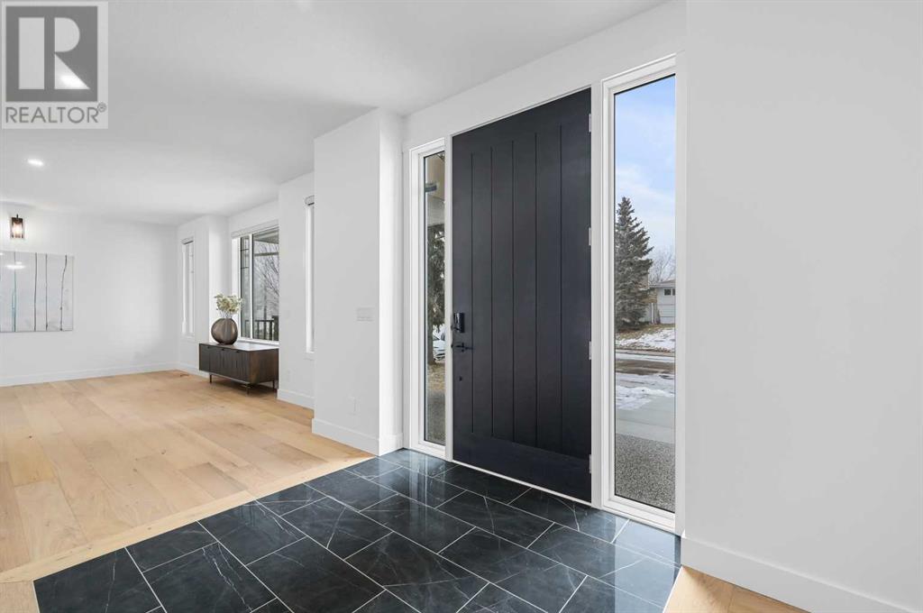 Property at 54 Malibou Road SW image 3