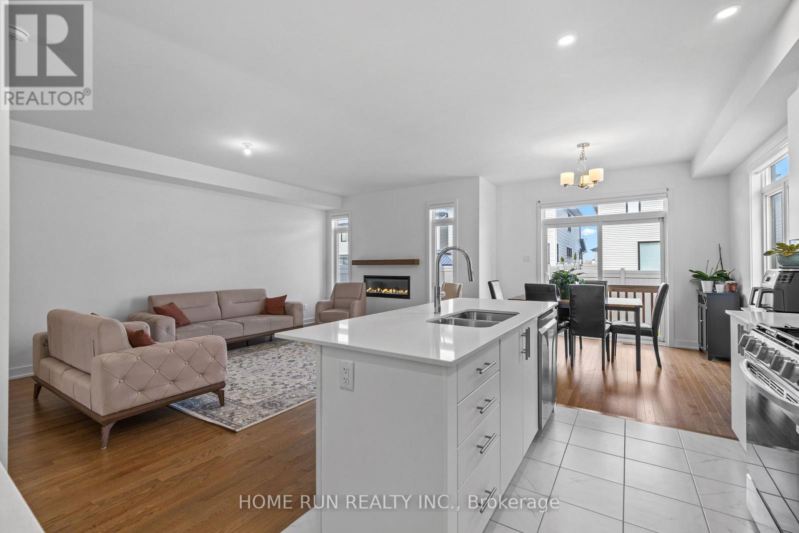 909 Beckton Heights, Ottawa, Ontario  K2S 2X5 - Photo 19 - X12111639