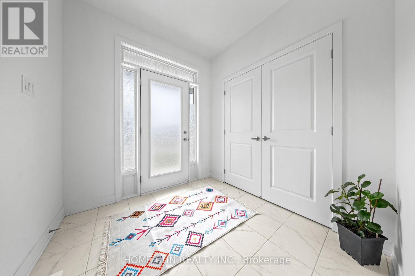 909 Beckton Heights, Ottawa, Ontario  K2S 2X5 - Photo 3 - X12111639