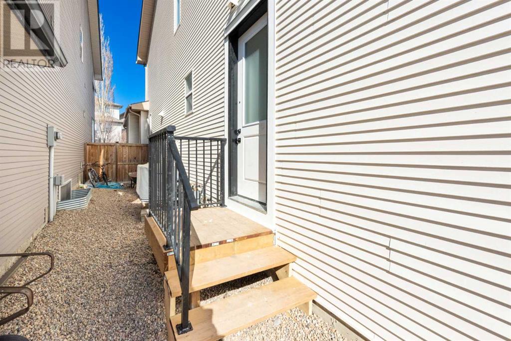 Property at 122 Evanscove Circle NW image 4
