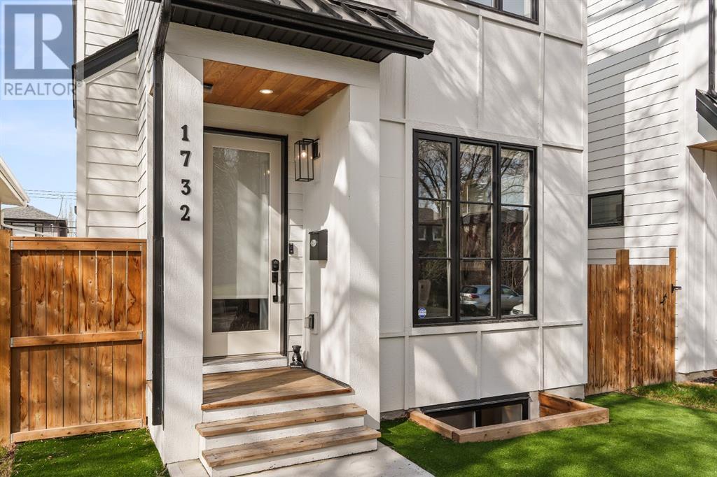 Property at 1732 47 Avenue SW image 3