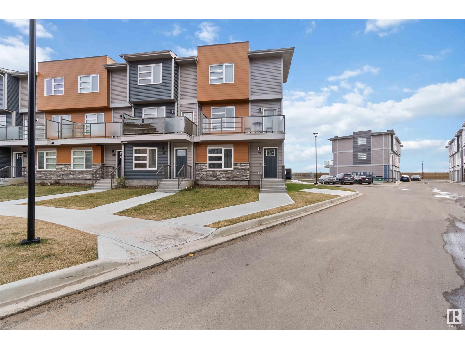 Property at #98 17635 58 ST NW image 3