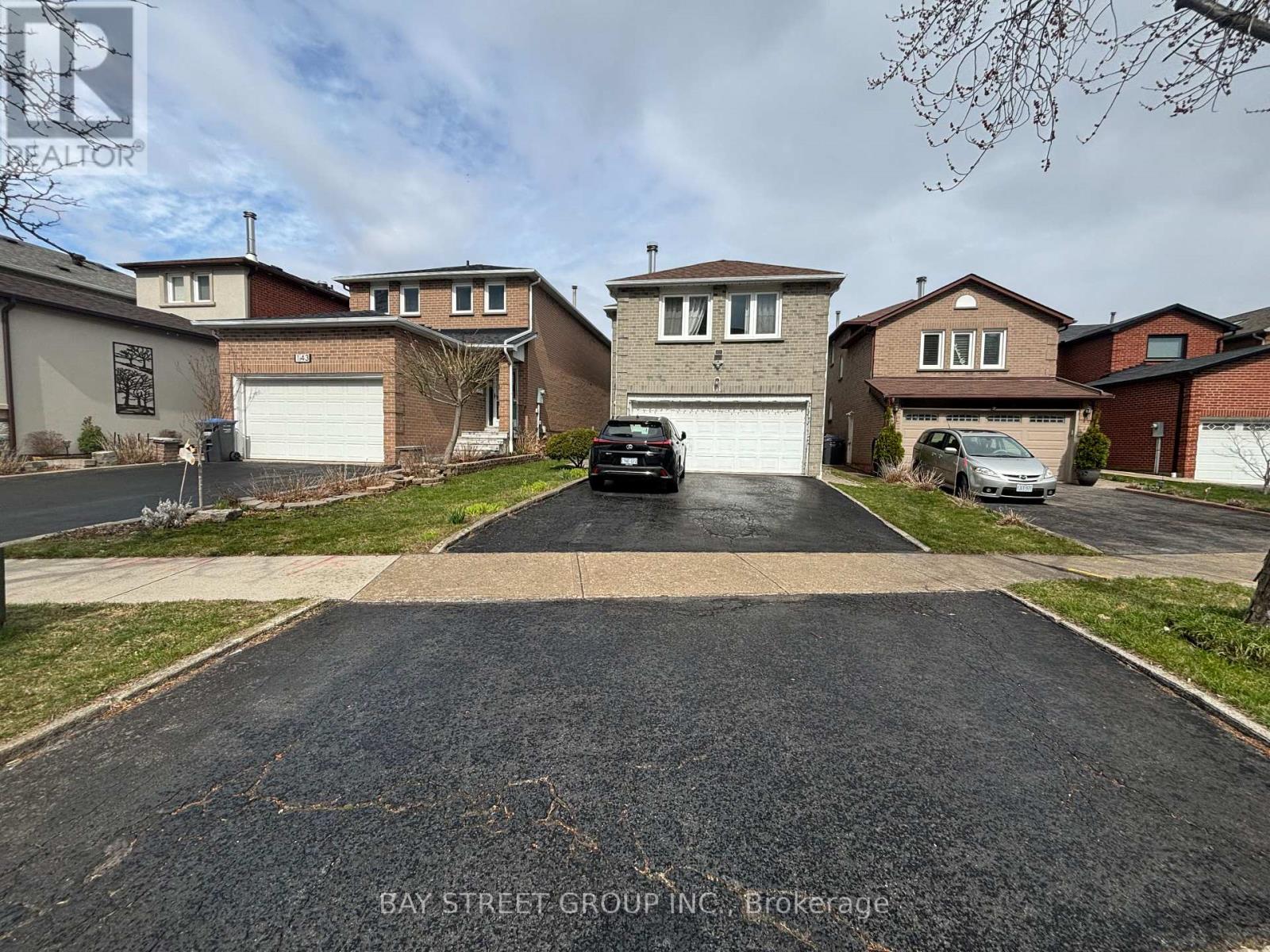 Bsmt - 141 Surbray Grove, Mississauga, Ontario  L5B 2E2 - Photo 1 - W12111620