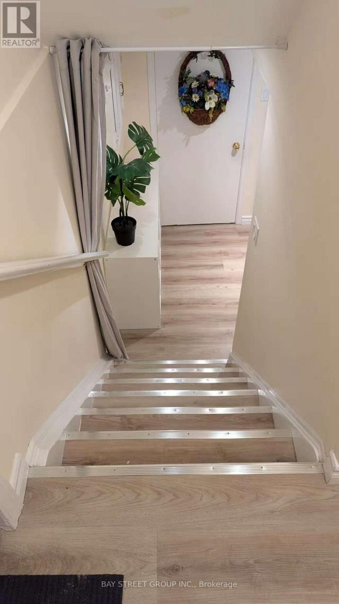 Bsmt - 141 Surbray Grove, Mississauga, Ontario  L5B 2E2 - Photo 3 - W12111620