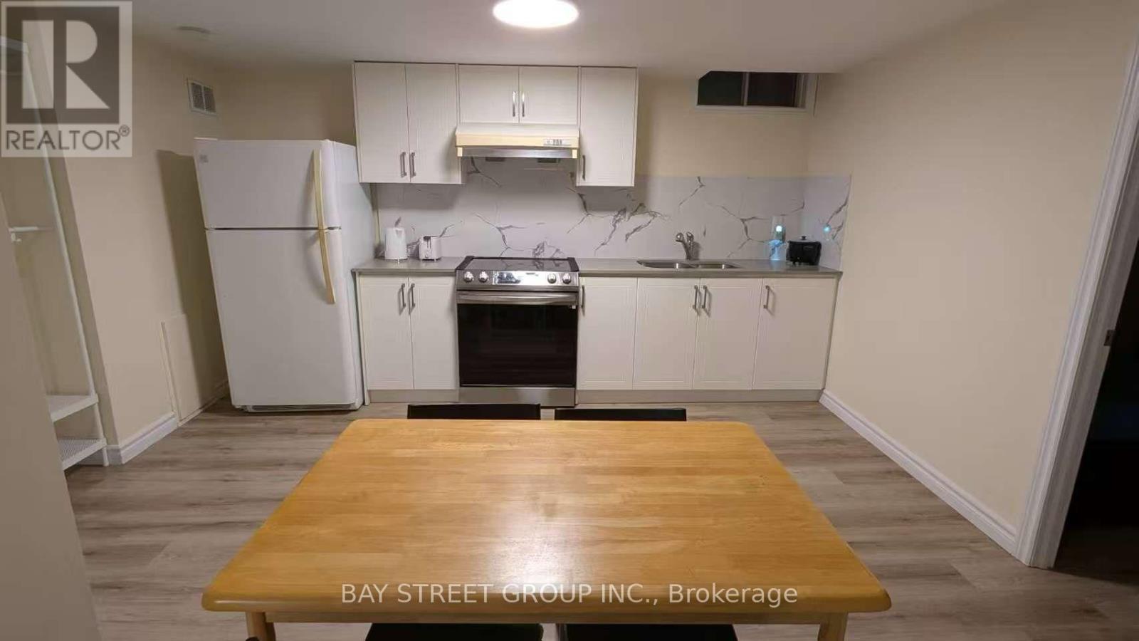 Bsmt - 141 Surbray Grove, Mississauga, Ontario  L5B 2E2 - Photo 7 - W12111620