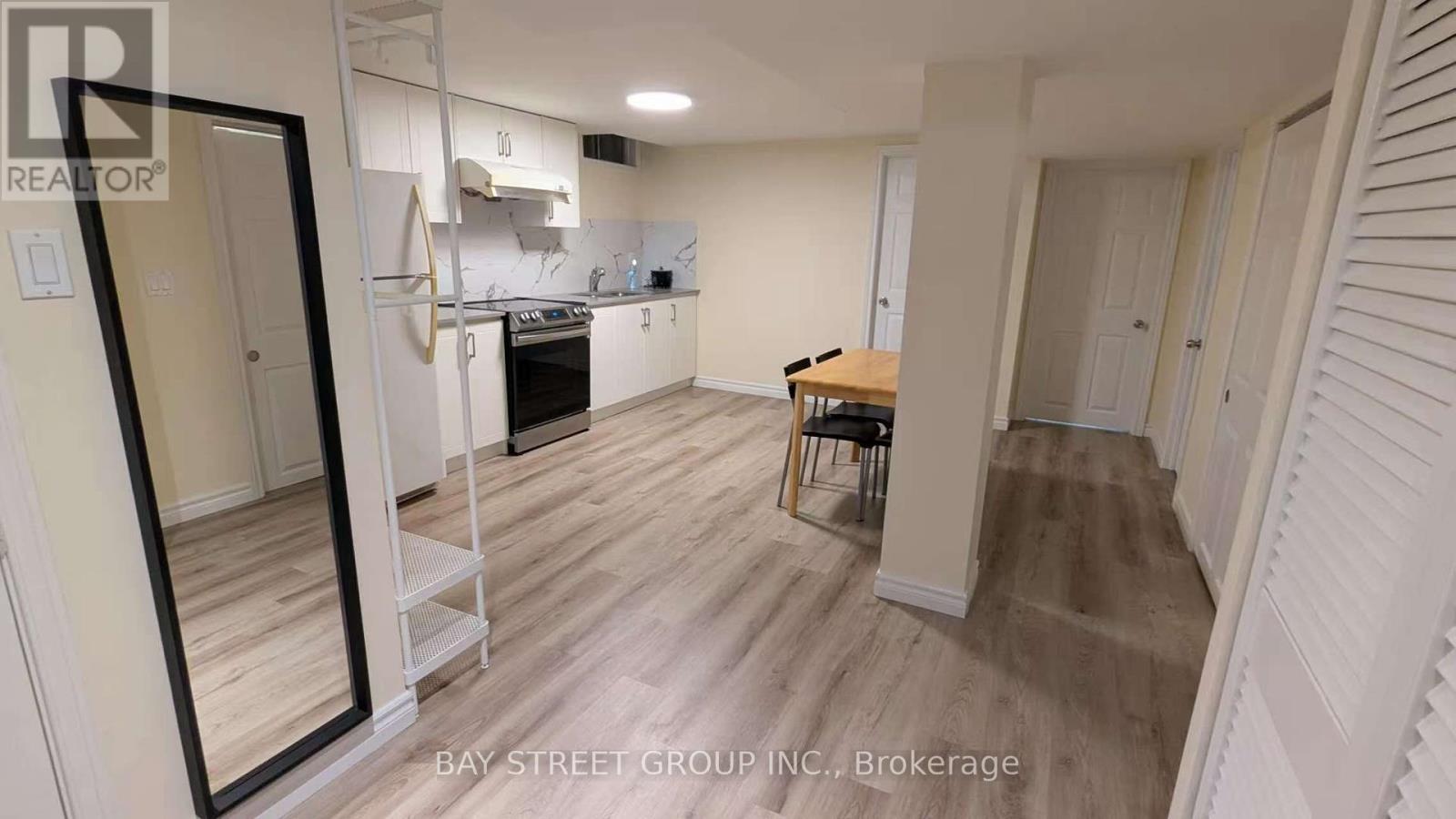Bsmt - 141 Surbray Grove, Mississauga, Ontario  L5B 2E2 - Photo 9 - W12111620