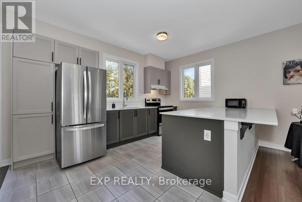 279 Falsetto Street, Ottawa, Ontario  K1W 0S4 - Photo 12 - X12079760