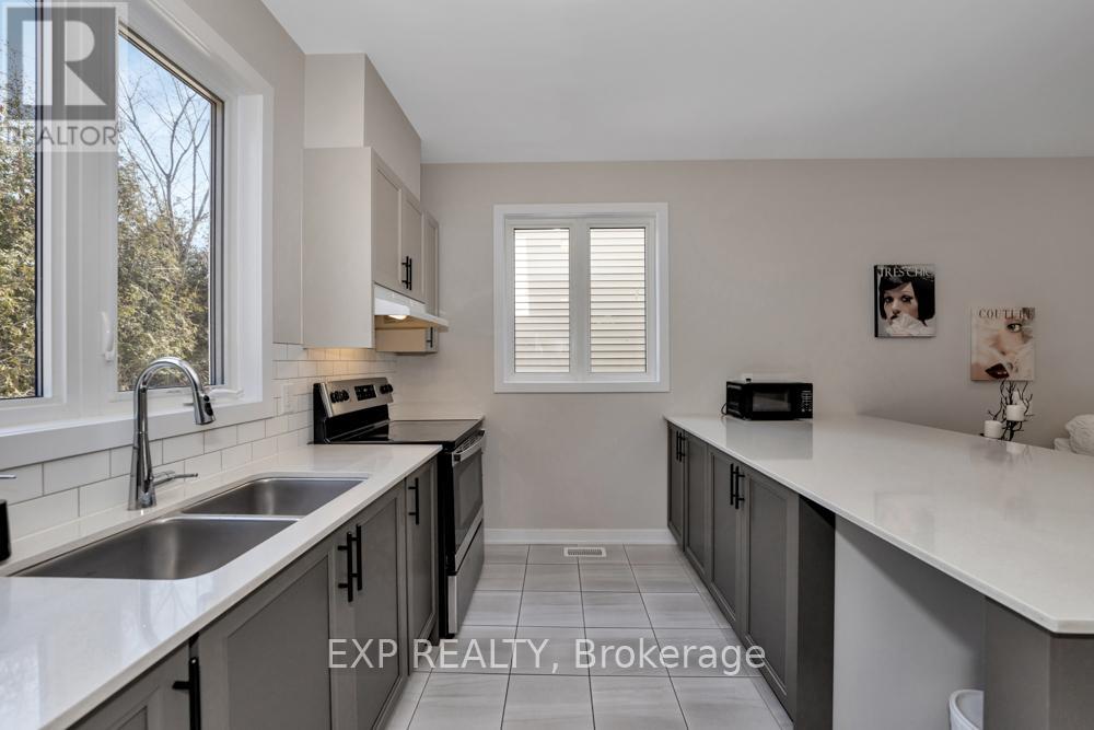279 Falsetto Street, Ottawa, Ontario  K1W 0S4 - Photo 13 - X12079760