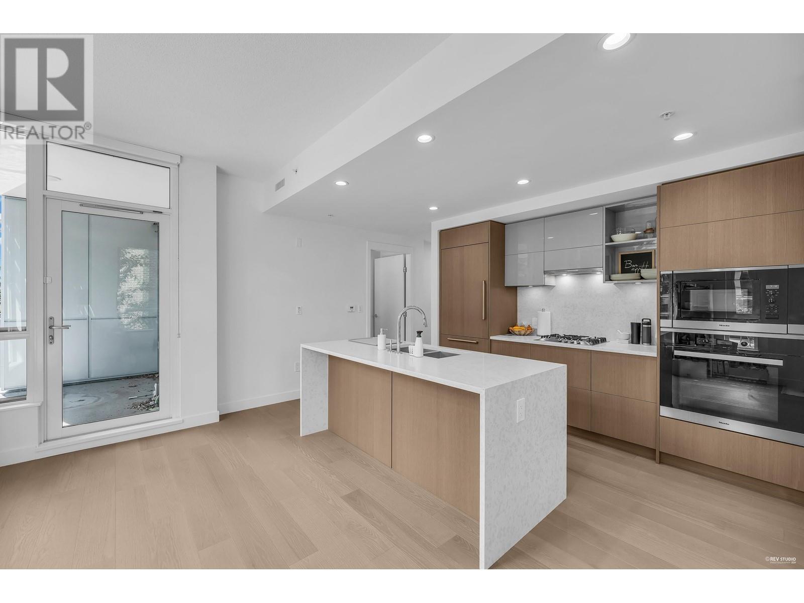 Property at 210 469 W KING EDWARD AVENUE image 3