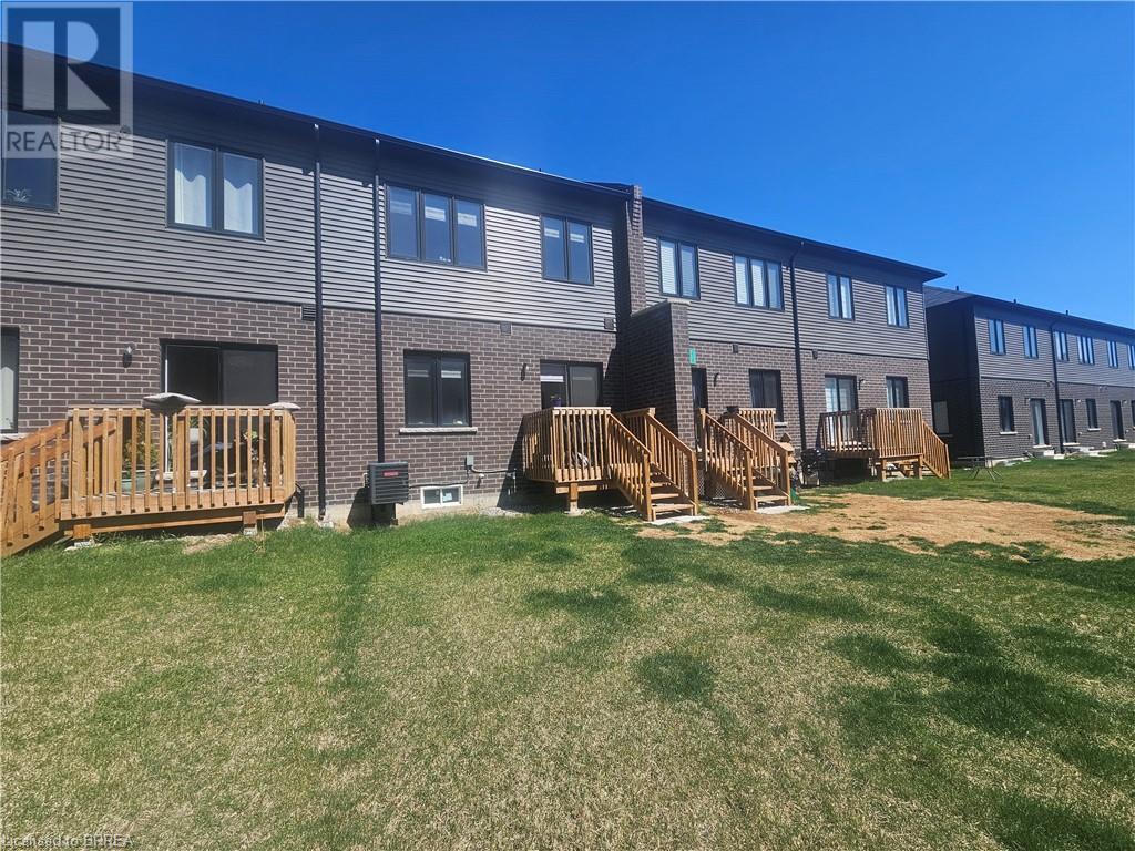 11 Poole Street, Brantford, Ontario  N3V 0B2 - Photo 2 - 40720693