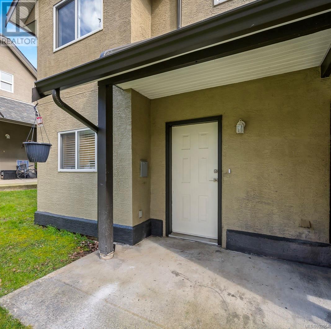 6 555 Rockland Rd, Campbell River, British Columbia  V9W 8B7 - Photo 3 - 992054