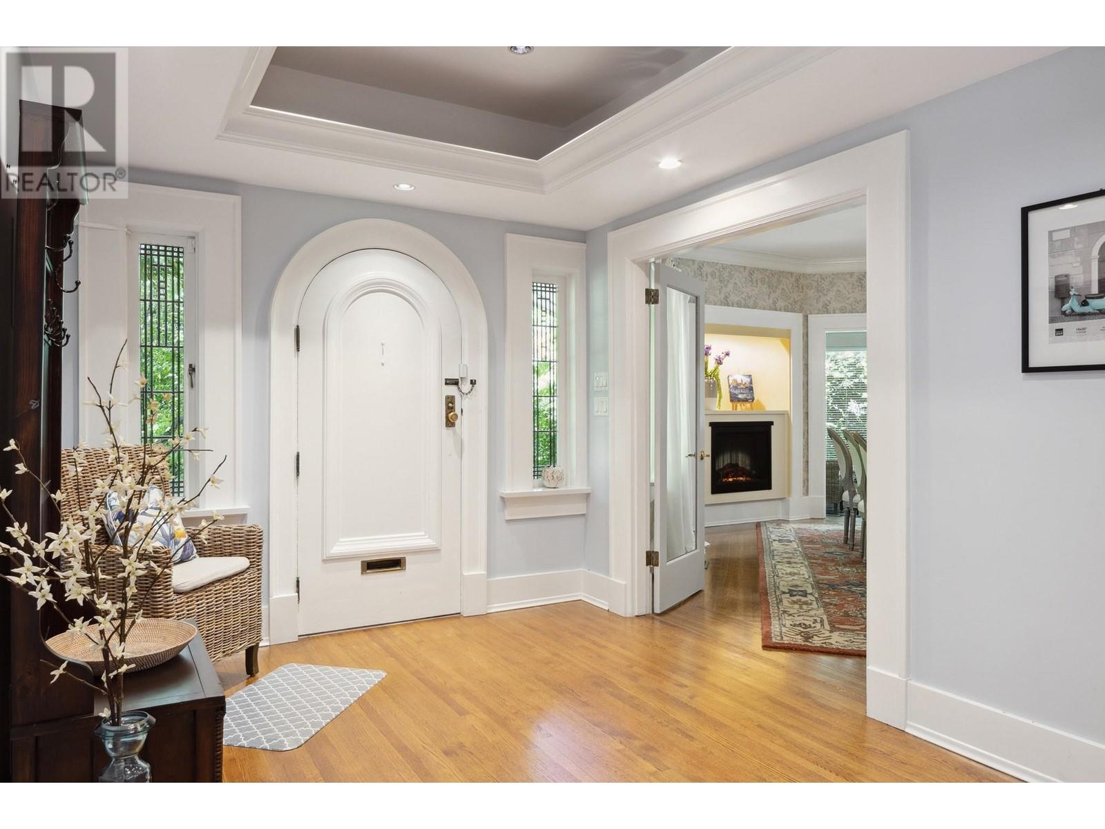 Property at 4051 MARGUERITE STREET image 5