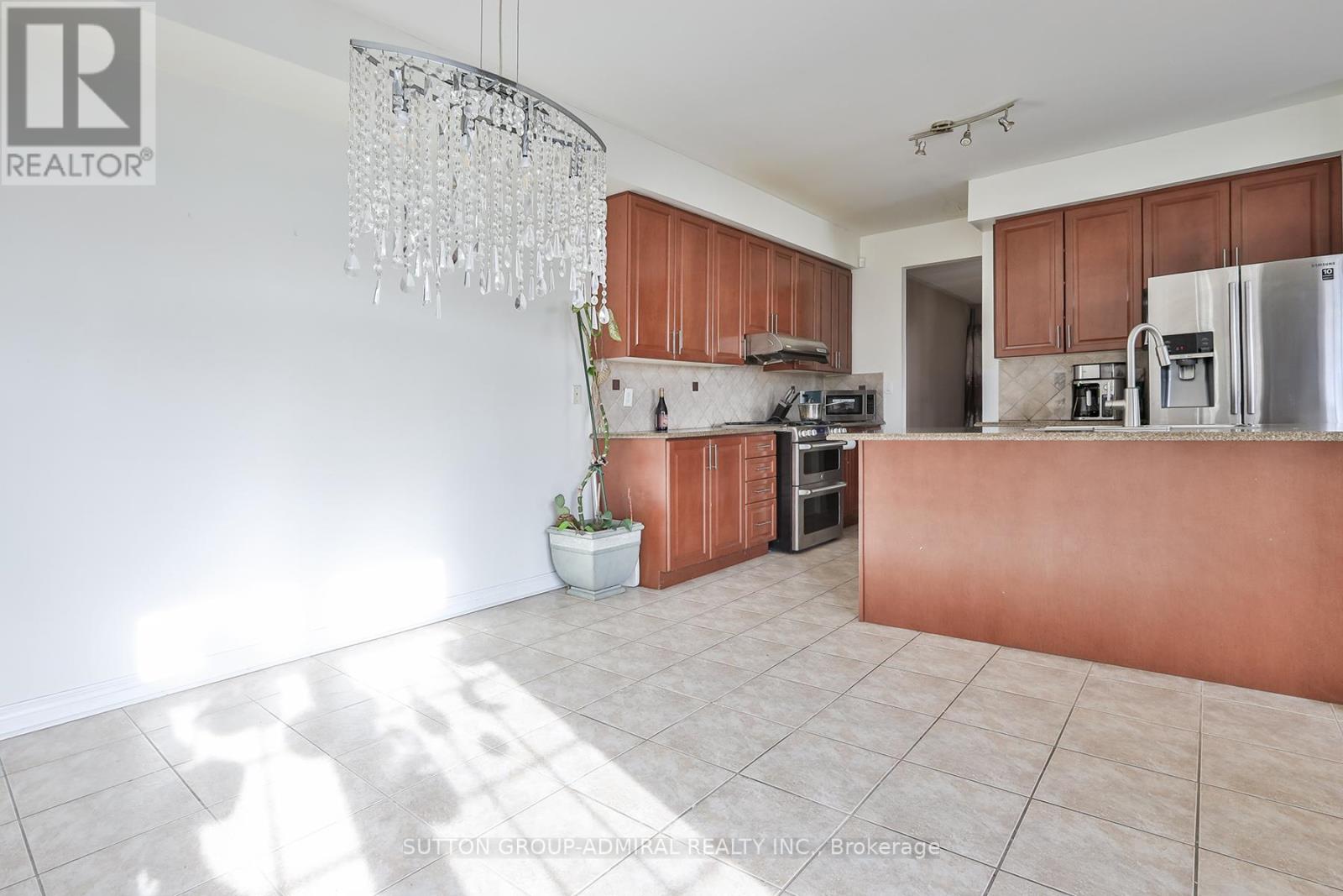 38 Shady Oaks Avenue, Markham, Ontario  L6B 0J5 - Photo 6 - N12111682