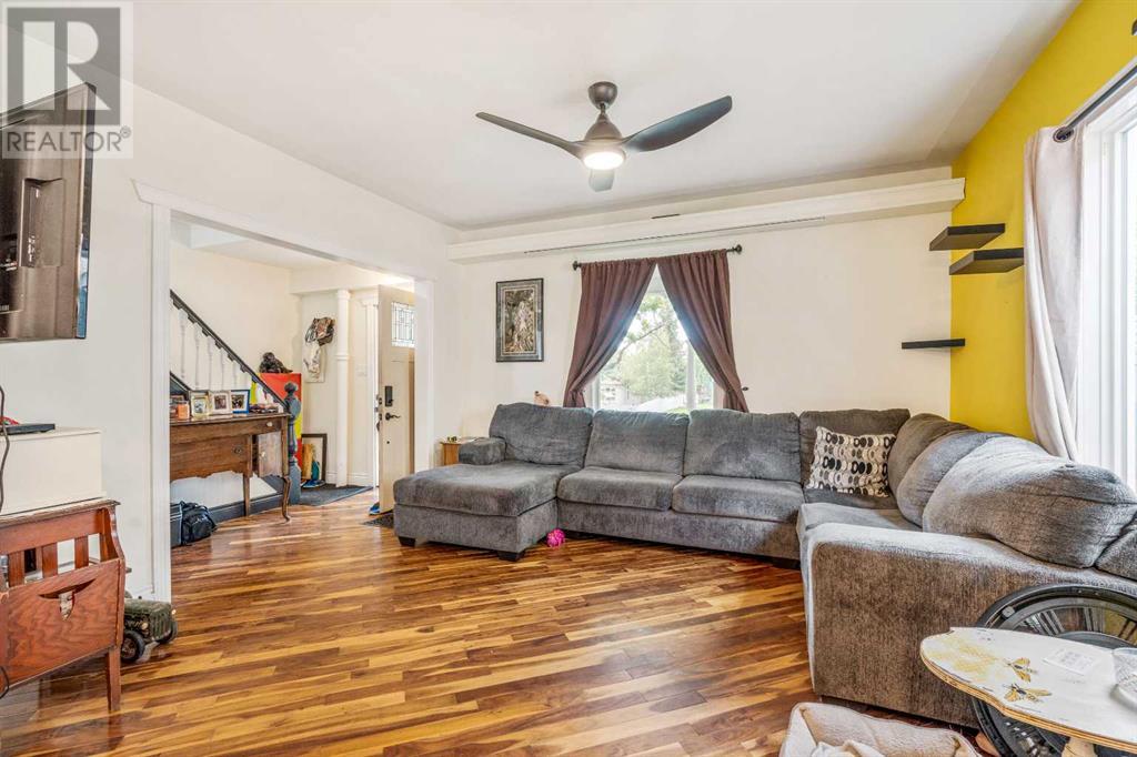 Property at 297 7A Avenue S image 5