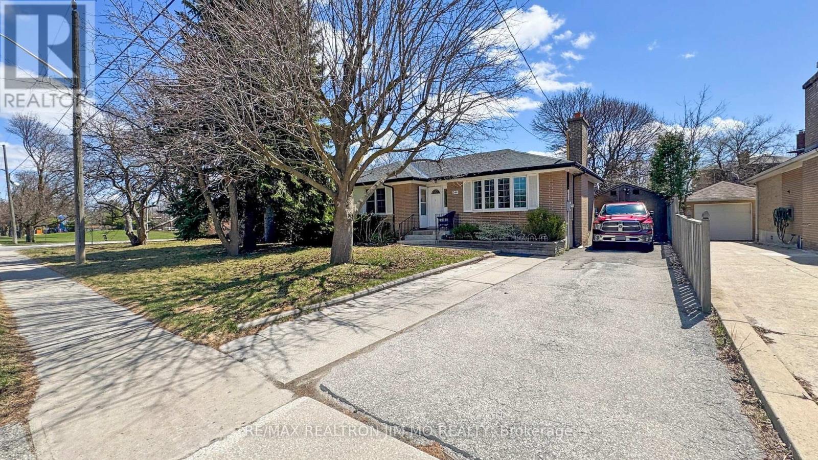 Property at 344 PALISER CRESCENT S image 2