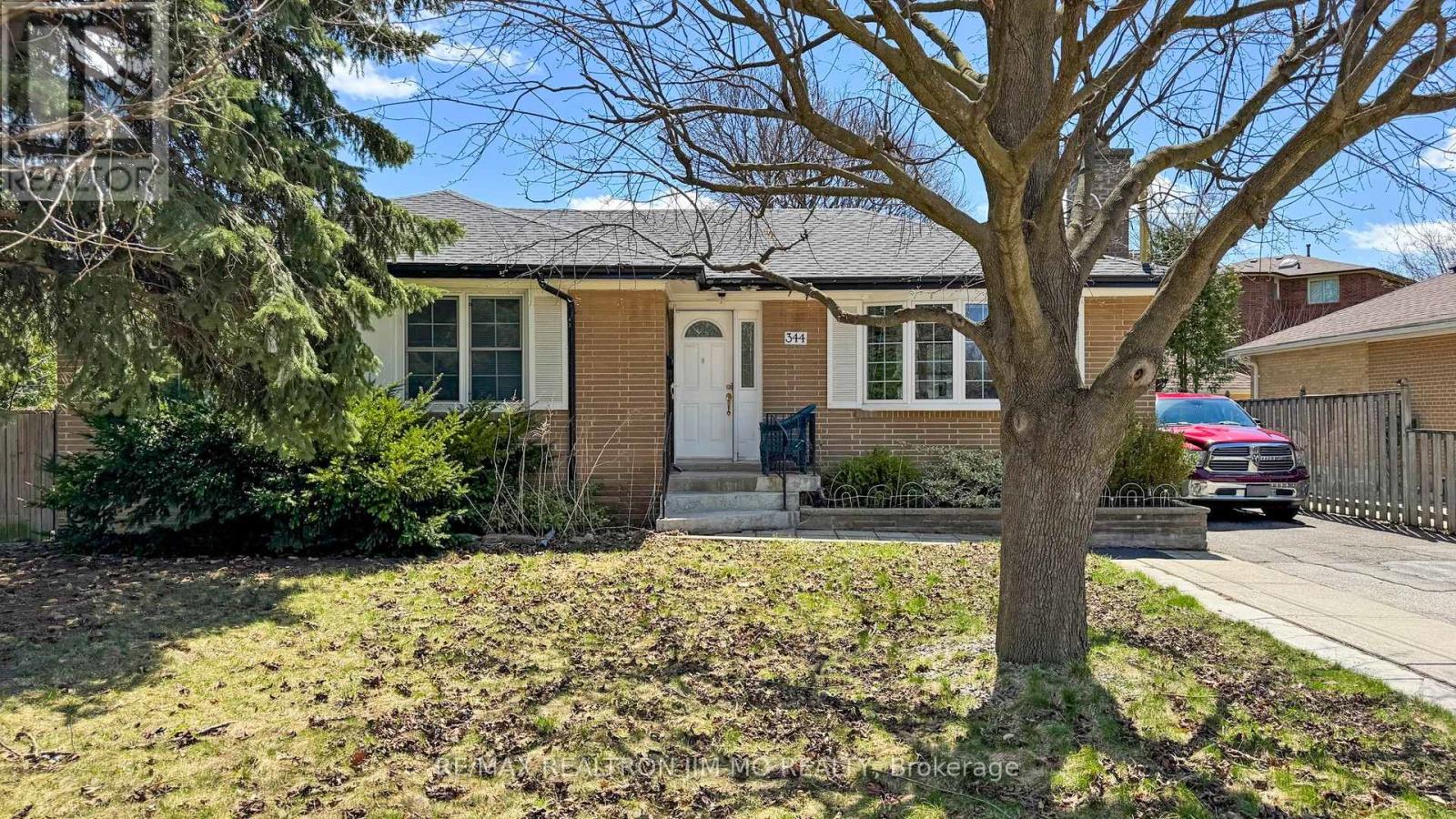 Property at 344 PALISER CRESCENT S image 4