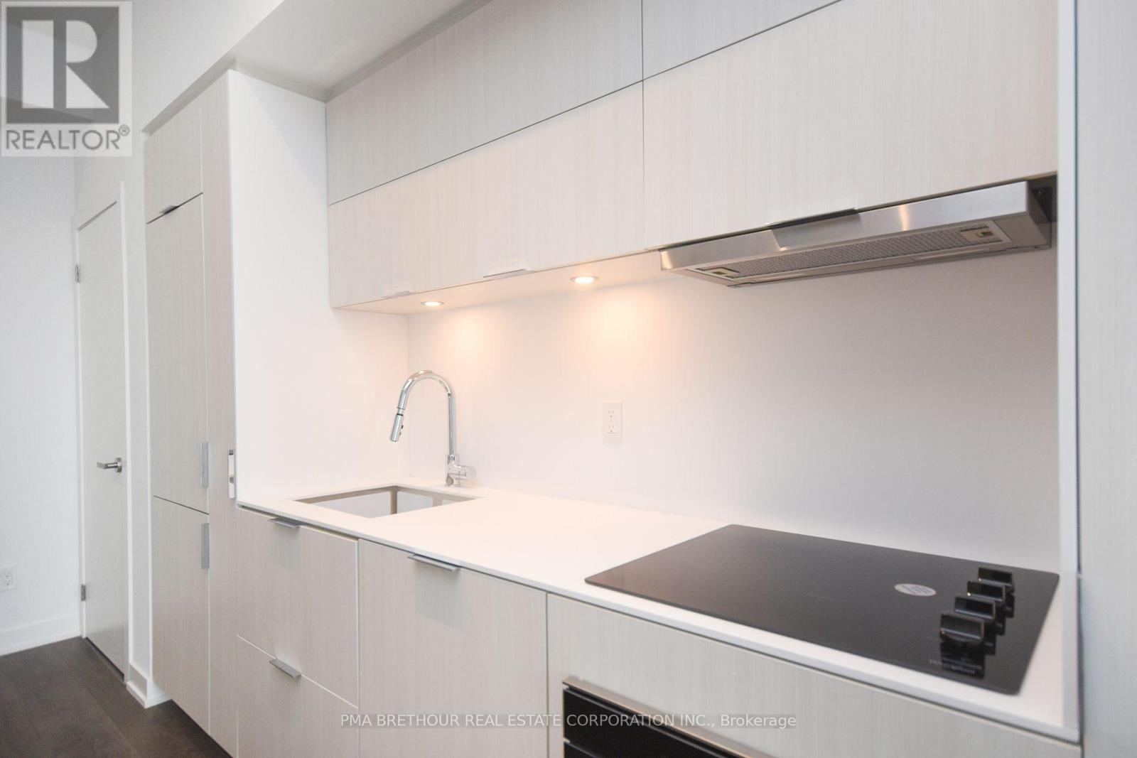 1906 - 370 Martha Street, Burlington (Brant), Ontario  L7R 0G9 - Photo 9 - W12111689