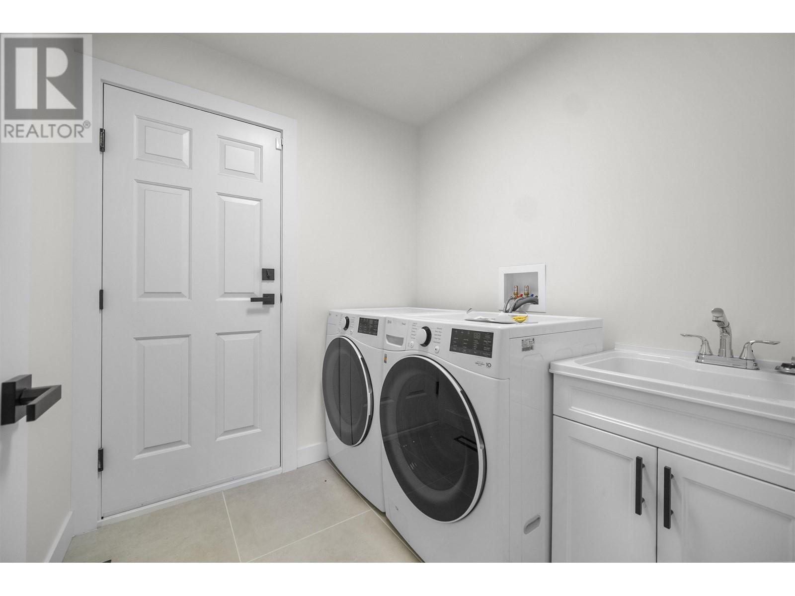 19 Arrow-Wood Place, Port Moody, British Columbia  V3H 4E9 - Photo 32 - R2978836