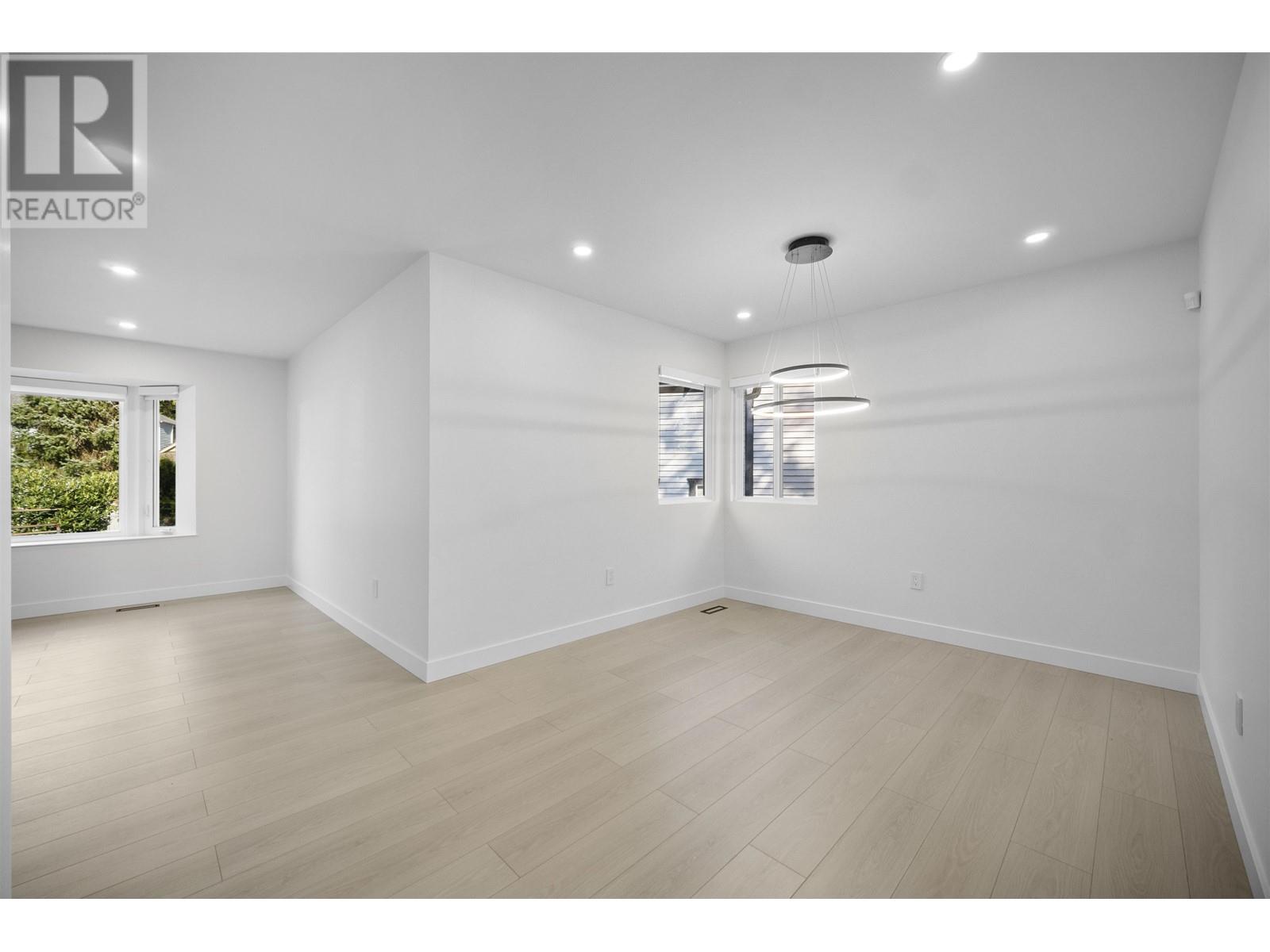 19 Arrow-Wood Place, Port Moody, British Columbia  V3H 4E9 - Photo 11 - R2978836