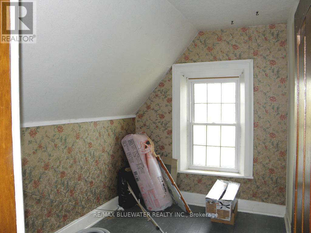 54 Allen Street, Lambton Shores, Ontario N0M 2N0 - Photo 23 - X12111710