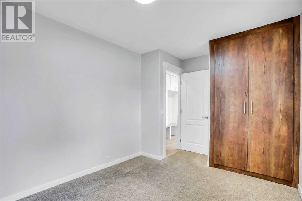 Property at 479 Berkley Crescent NW image 4
