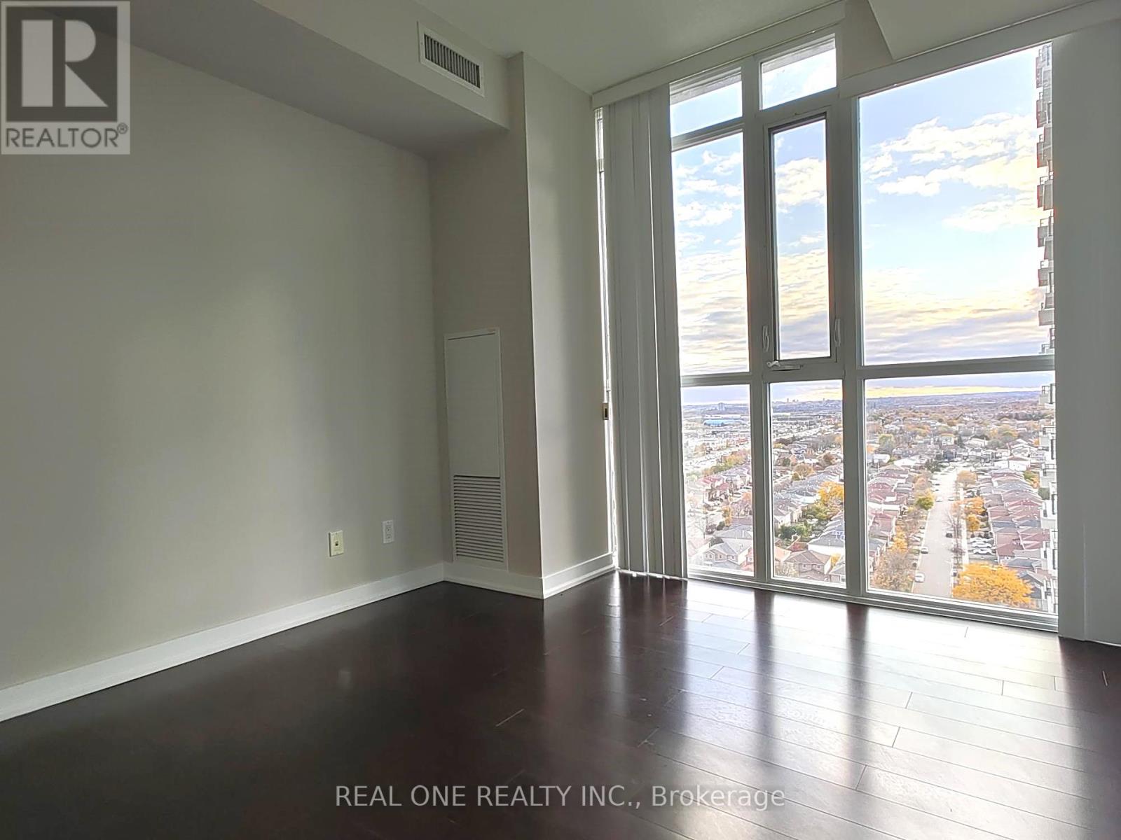 1604 - 4065 Brickstone Mews, Mississauga, Ontario  L5B 0G3 - Photo 4 - W12111707