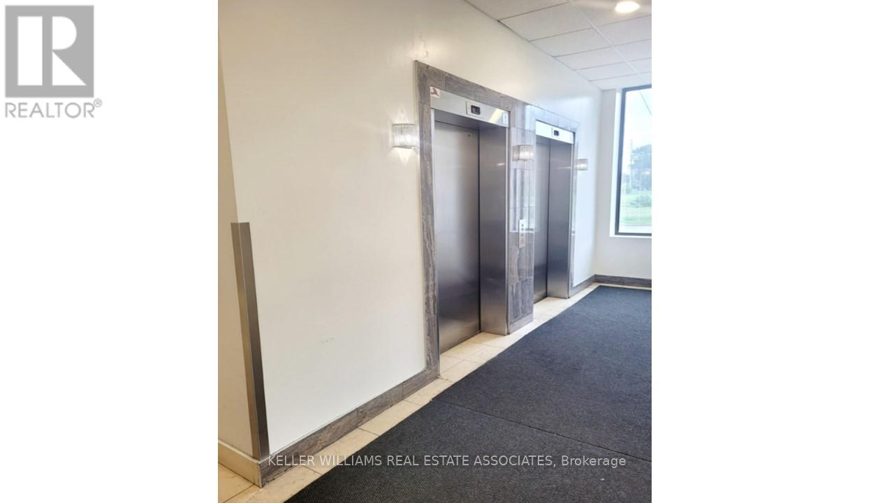 Property at 404 - 25 AGNES STREET N image 3