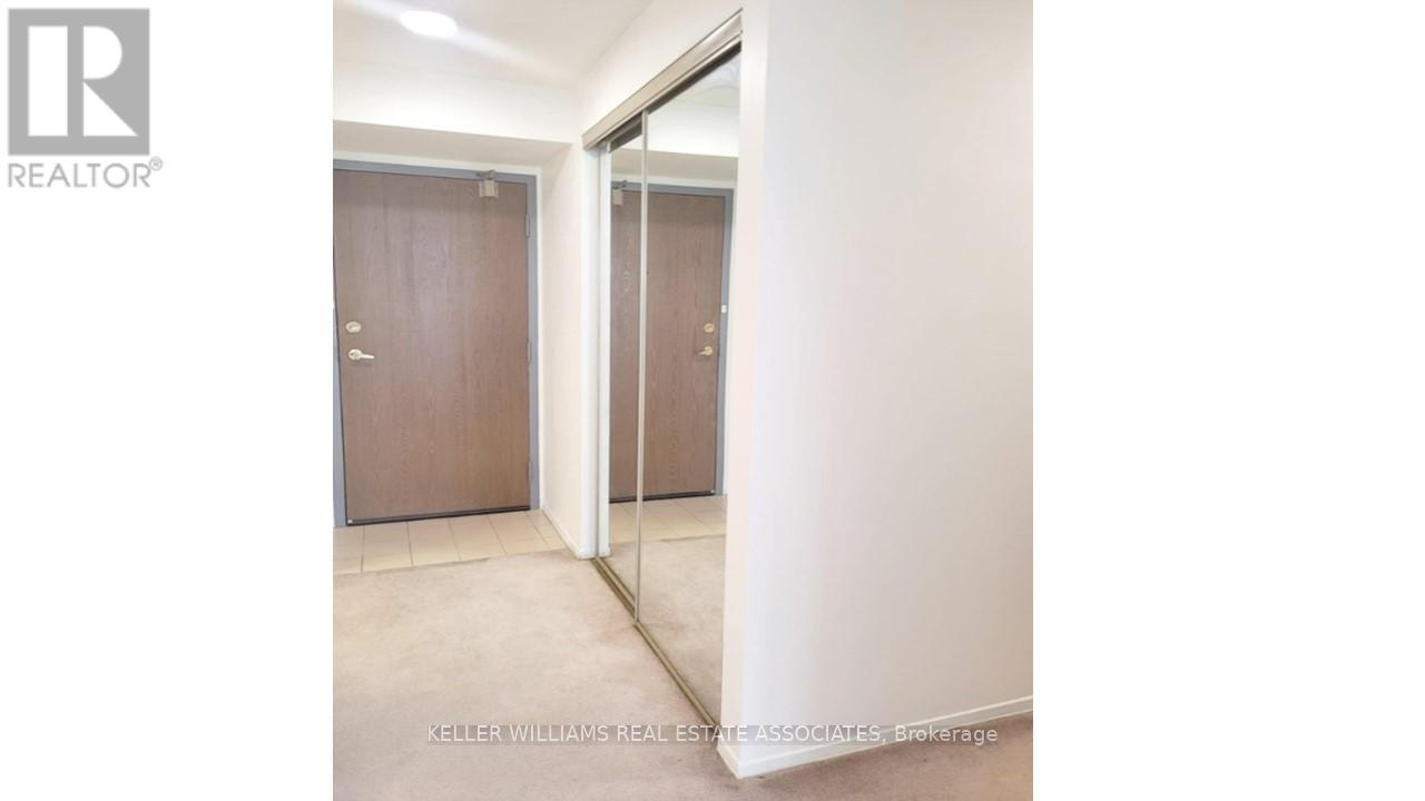 404 - 25 Agnes Street N, Mississauga, Ontario  L5B 3X7 - Photo 4 - W12111714