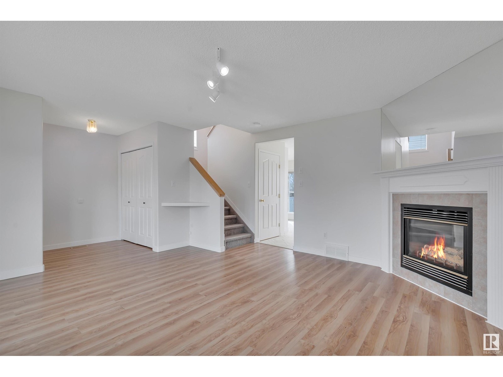 Property at 54 CAMPBELL RD image 3