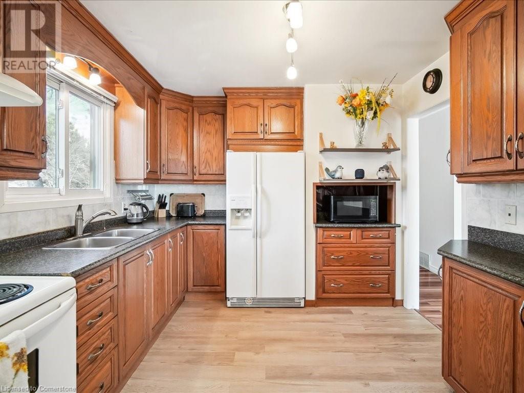 935 Daryl Drive, Burlington, Ontario  L7T 4C1 - Photo 10 - 40709874